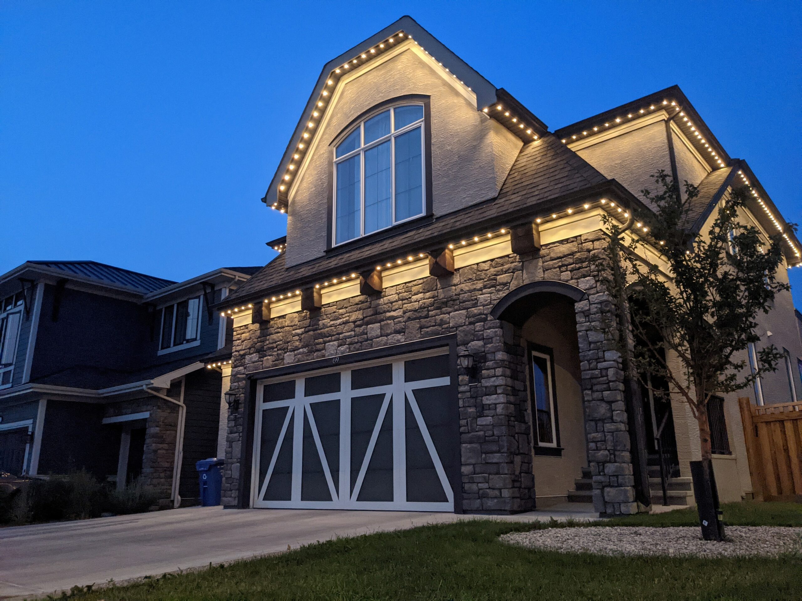 Oglo Happy Customer Home 1 - Permanent Soffit Lights