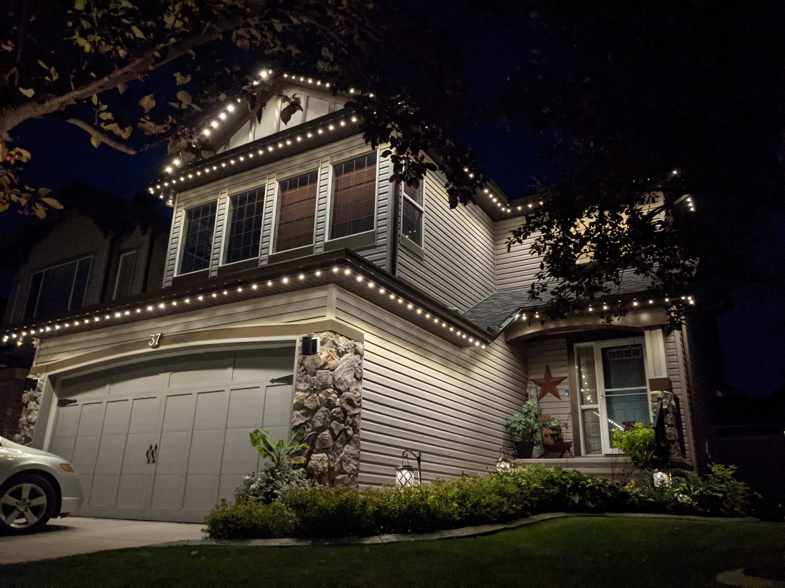 Oglo Happy Customer Home 2 - Permanent Soffit Lights